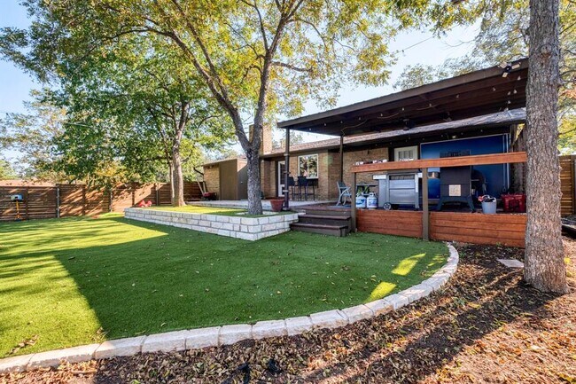 Building Photo - 600 Jetta Ct