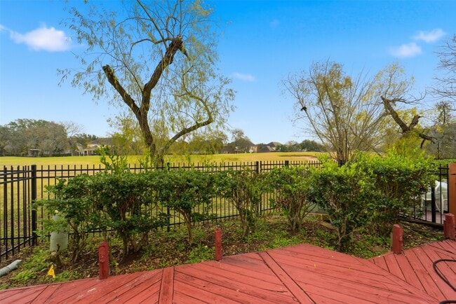 Building Photo - 2110 Ridge Wood Ln