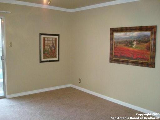 Building Photo - 8702 Village Dr