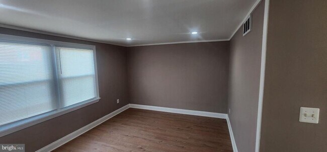 Building Photo - 7915 Eastdale Rd