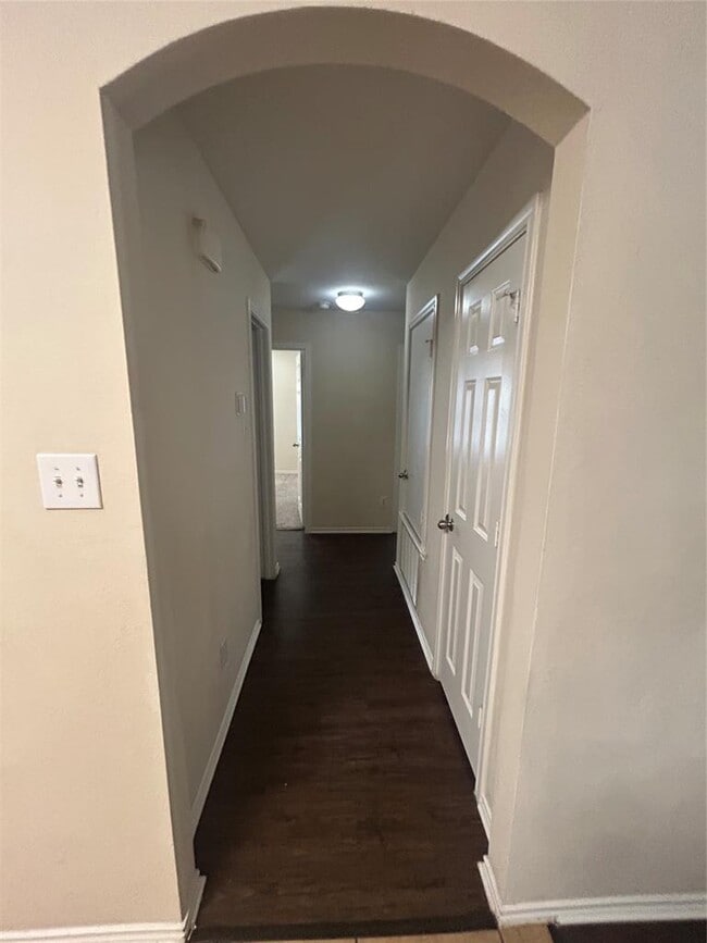 Building Photo - 154 Lake Washington Dr