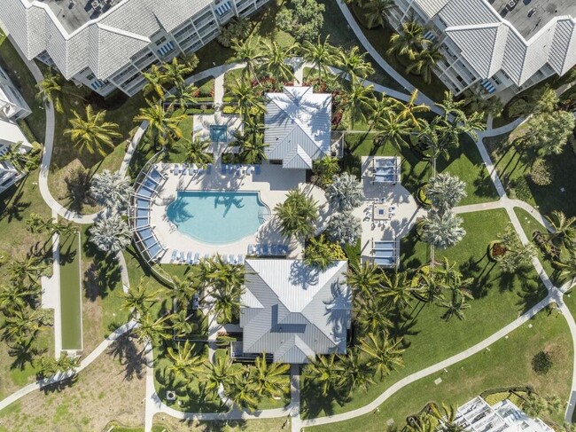 Building Photo - 315 Bay Colony Dr N