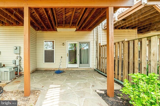 Building Photo - 43709 Clemens Terrace