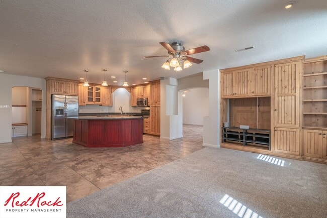 Building Photo - Spacious 3 Bedroom Single-Level Home in Bloomington Hills