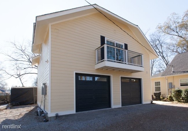 Building Photo - 1214 McGavock Pike