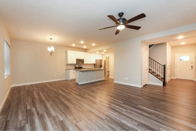 Primary Photo - 11217 House Finch Ln