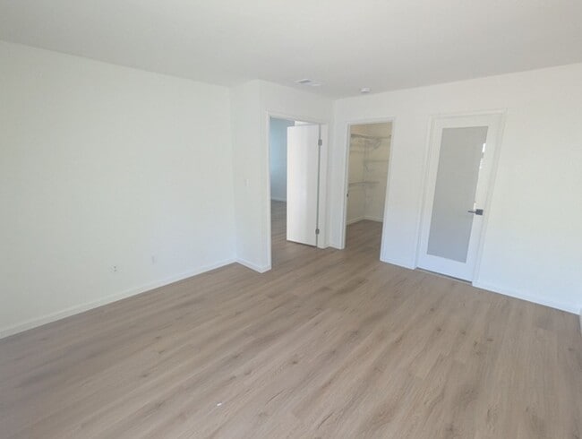 Building Photo - 3 Bedroom 2 Bathroom Single Story Home in ...