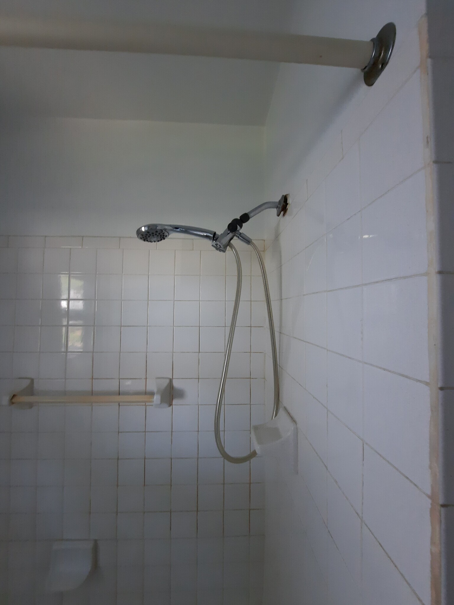 shower - 1776 Dixdale Ave