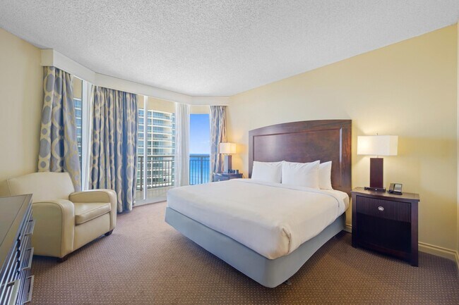 Building Photo - 17375 Collins Ave