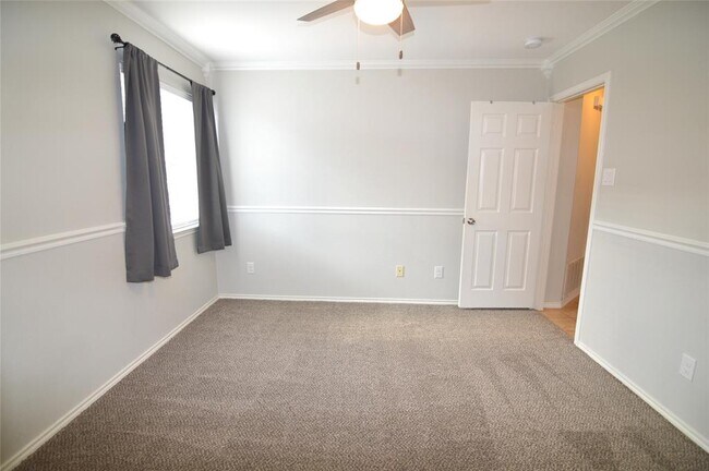 Building Photo - 2140 Pearson Way