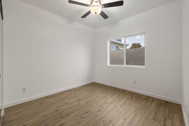 Building Photo - 6765 N Elman St