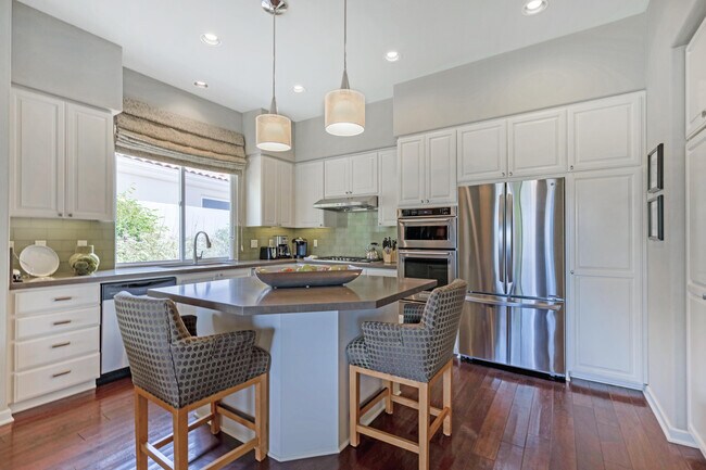 Building Photo - 761 Dove Run Cir