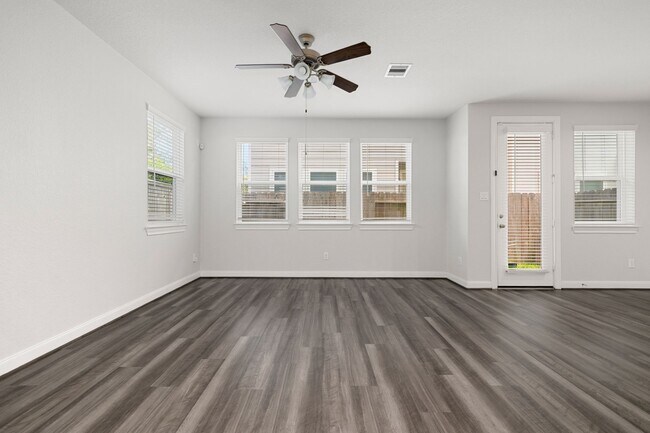 Building Photo - 9914 Brickhouse Dr