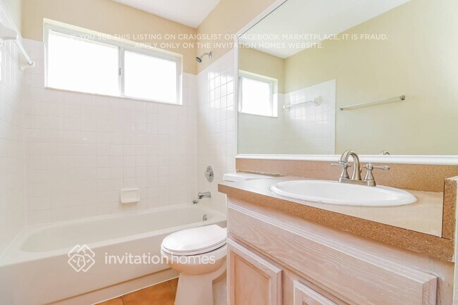 Building Photo - 8944 Southbay Dr