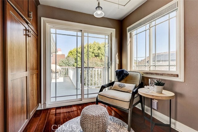 Building Photo - 718 S Broadway