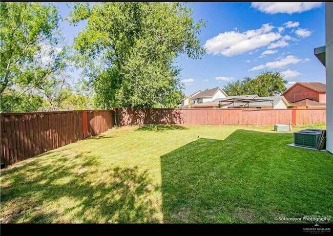 Building Photo - 2303 S 42nd Ln