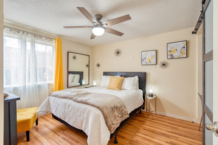 Building Photo - 1676 SE Marion St