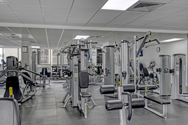 Building Photo - 5600 N Flagler Dr