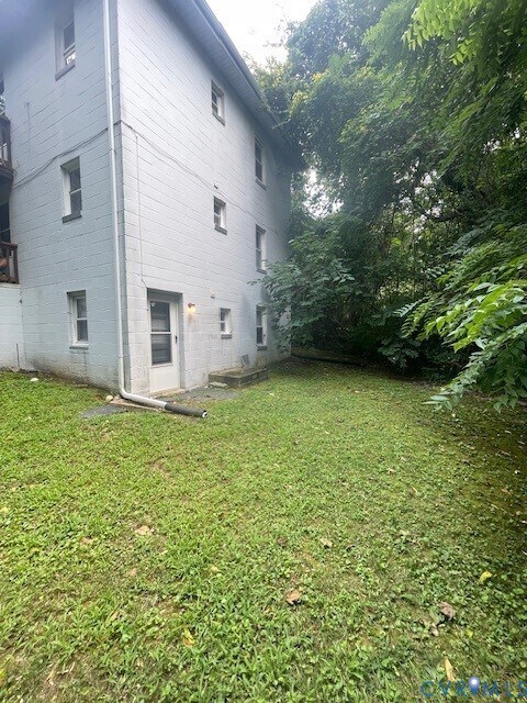 Building Photo - 7279 Edgeworth Rd