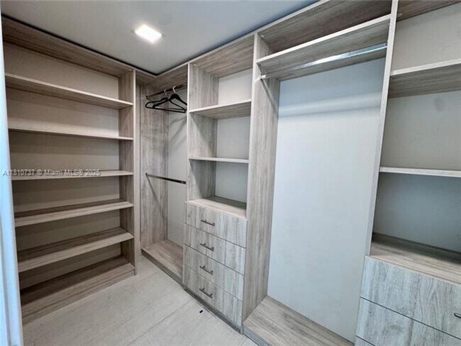 Building Photo - 400 Sunny Isles Blvd