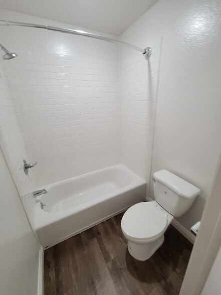 Building Photo - 4124 N Eagle Rock Blvd