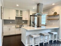Building Photo - Split level townhome in Aiea! PET FRIENDLY!