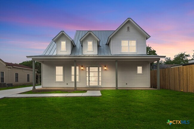 Building Photo - 158 S Academy Ave