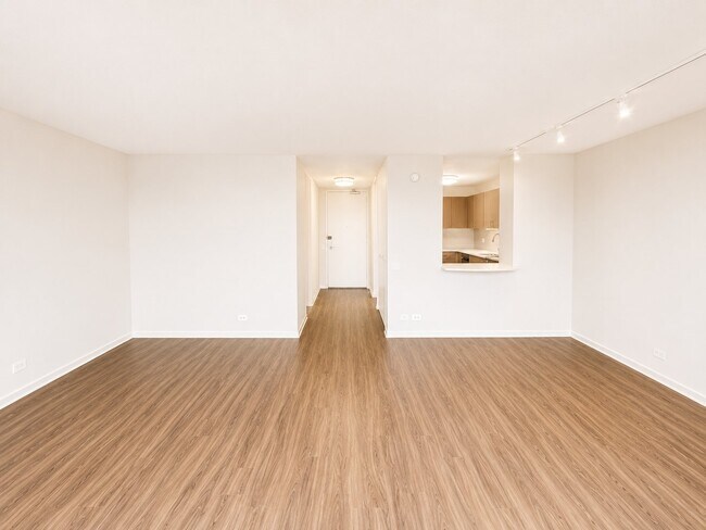 Building Photo - 1122 N Dearborn St