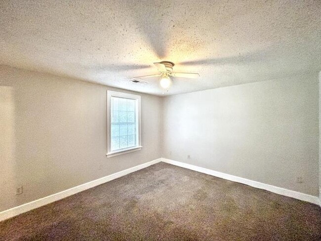 Building Photo - 3582 Kensett Dr