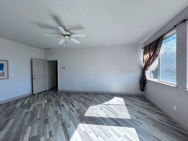 Building Photo - Beautiful Four Bedroom Home in Sacramento