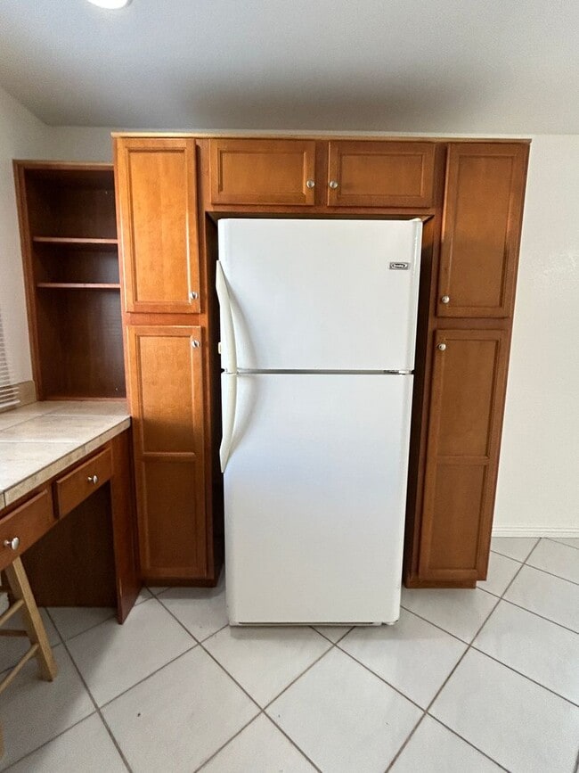 Building Photo - GATED COMMUNITY, 2 BEDROOM 1 BATH