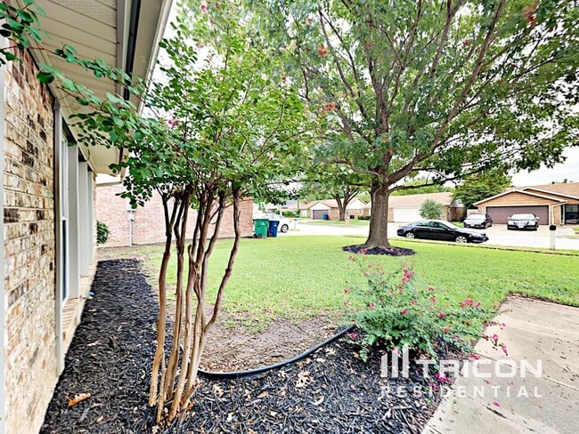 Building Photo - 6625 Fair Oaks Dr