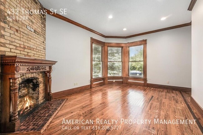 Building Photo - 432 Thomas St SE