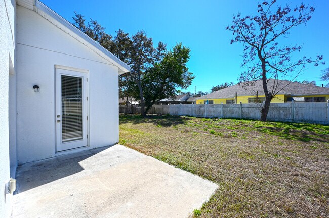 Building Photo - 8452 Dorsey St