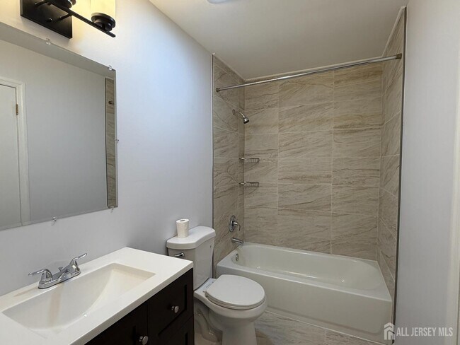 Building Photo - 99 Brookview Cir