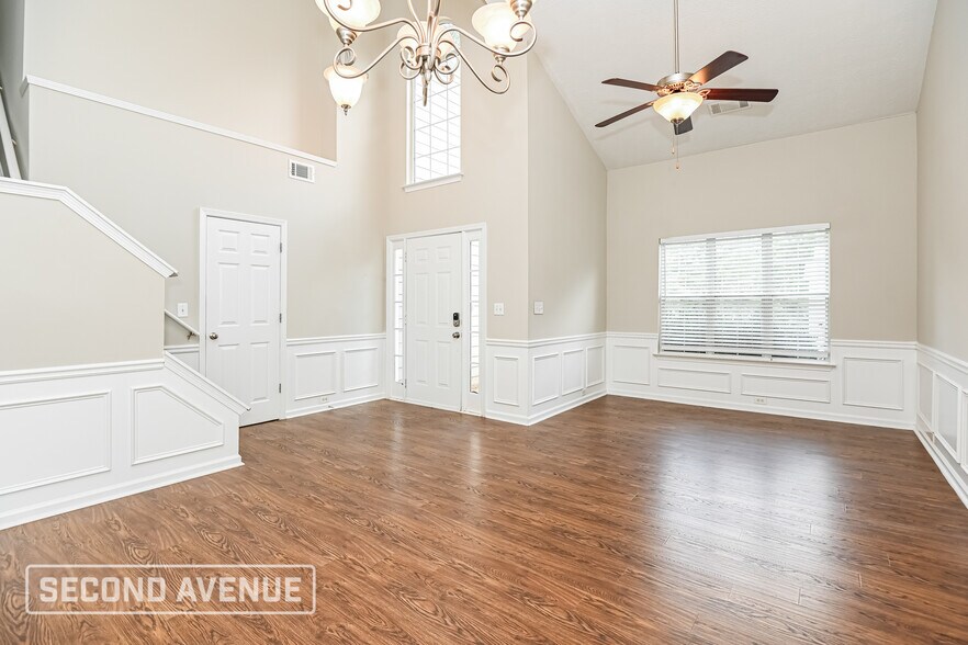 Building Photo - 5031 Wesleyan Dr