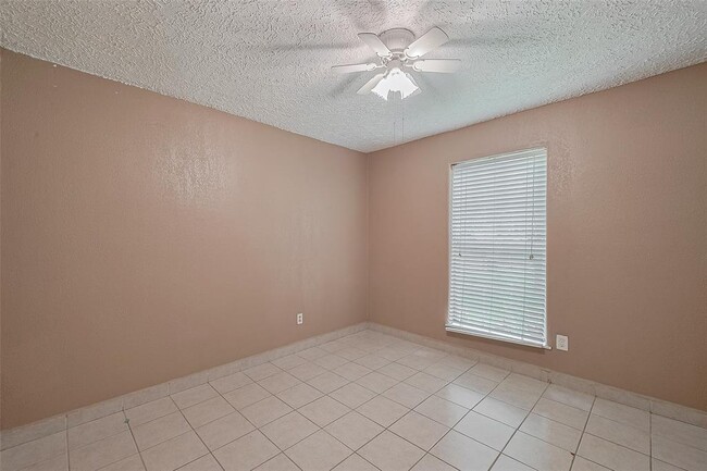 Building Photo - 22114 Calderbrook Dr