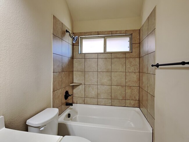 Building Photo - 3403 Cedar Ln