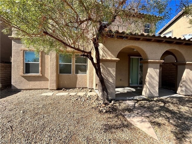 Building Photo - 548 Ivy Spring St