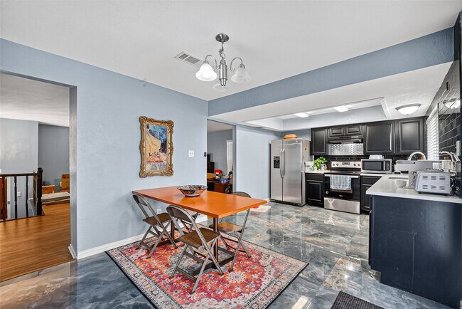 Building Photo - 15927 Eastcape Dr