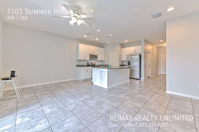 Building Photo - 7103 Summer Holly Pl