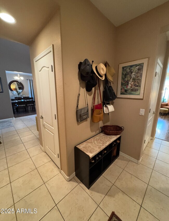 Building Photo - 40571 W Park Hill Dr