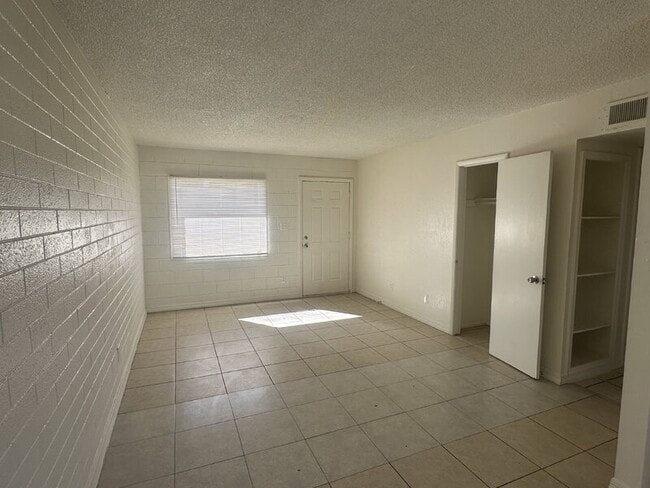 Building Photo - 7109 W Wolf St