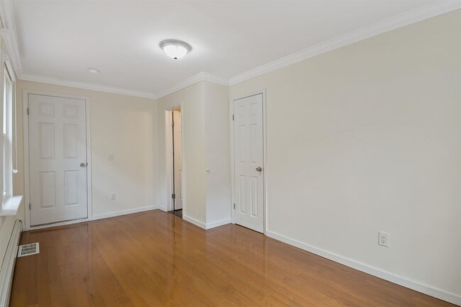 Building Photo - 15 Wayne St