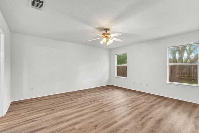 Building Photo - 609 Golden Gate Dr