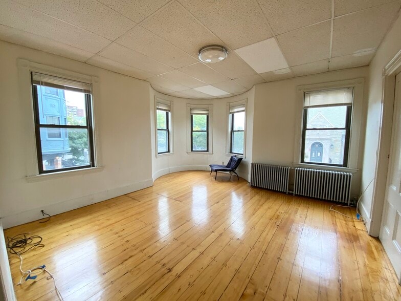 Primary Photo - 1500 Tremont St