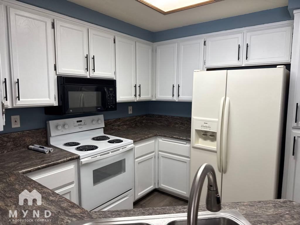 Building Photo - 25445 Southwick Dr