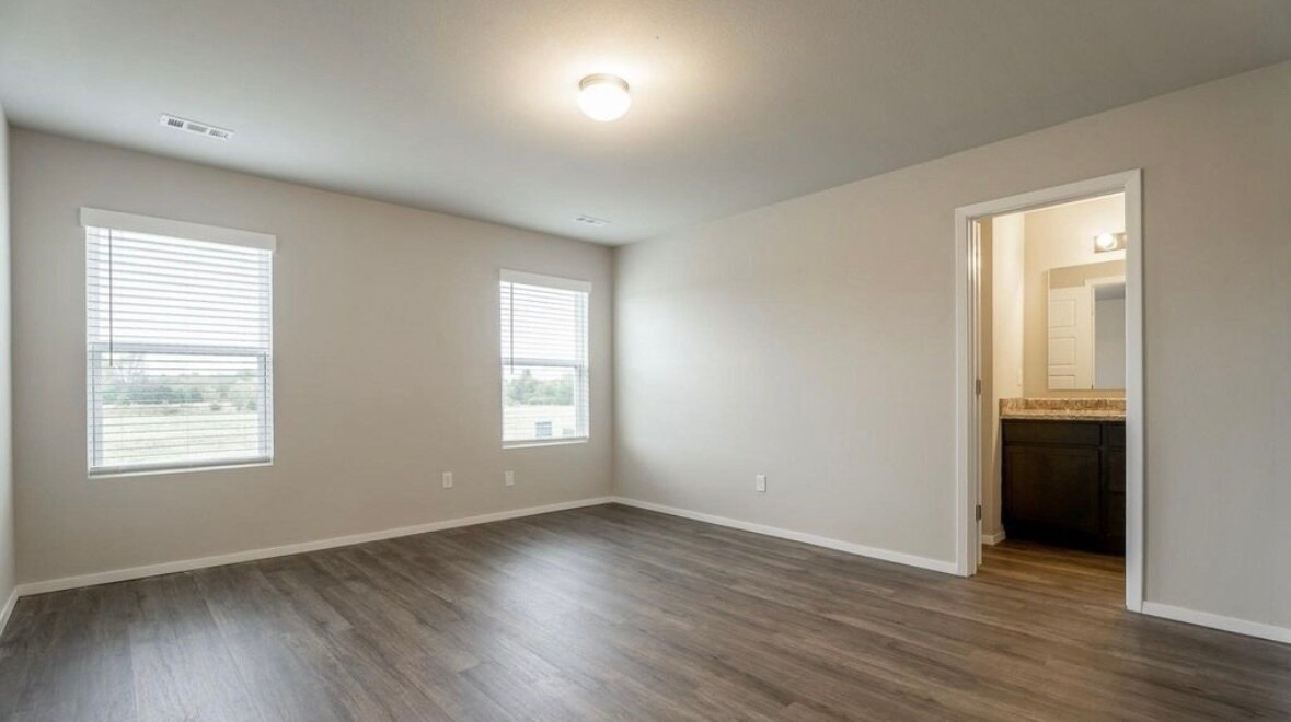 Building Photo - 1239 Oak St