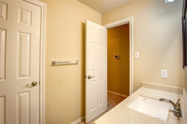 Building Photo - 535 Raintree Cir