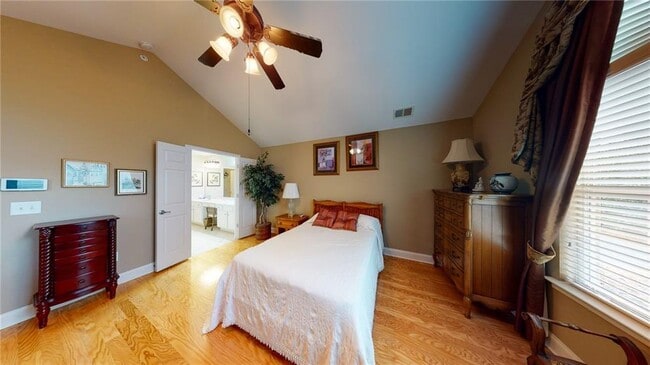 Building Photo - 100 Highlands Ridge Pl SE